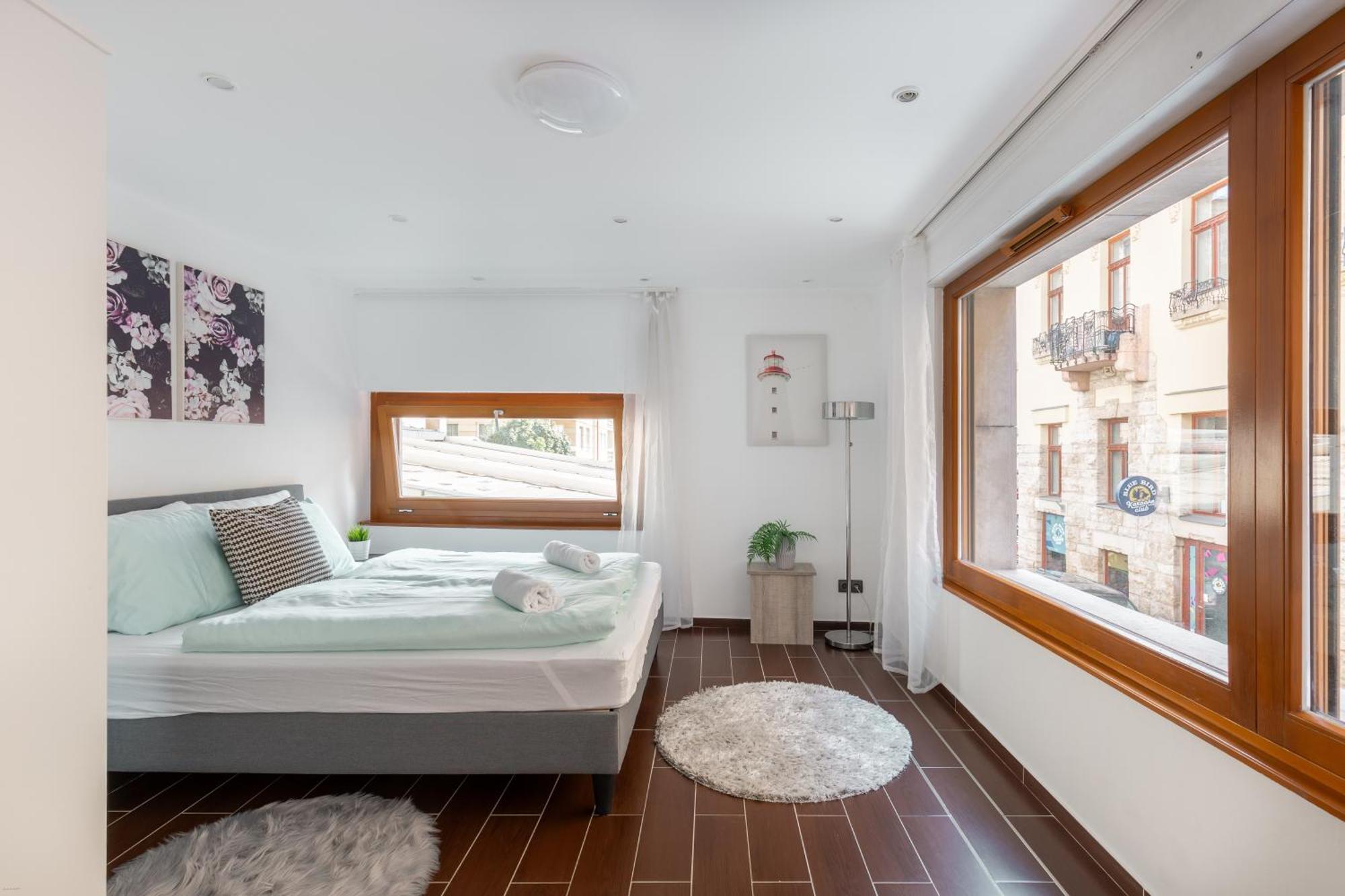 Space In Gozsdu Apartment Budapest Luaran gambar